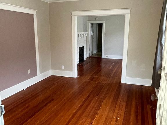 5th image of 4616-4618 Toulouse St
