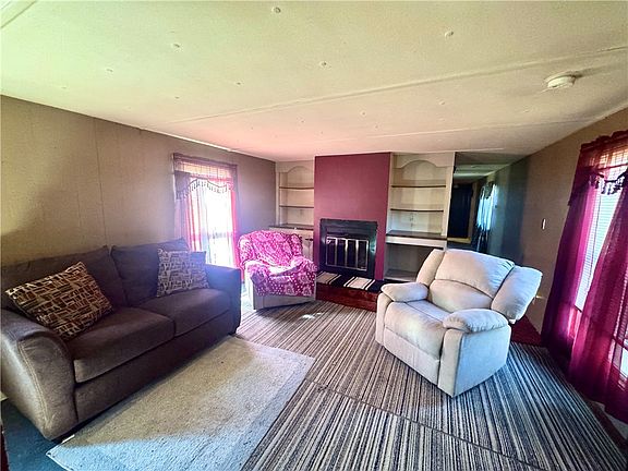 2nd image of 931 Marie Ave