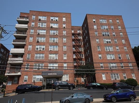 2nd image of 365 Bronx River Road #3J