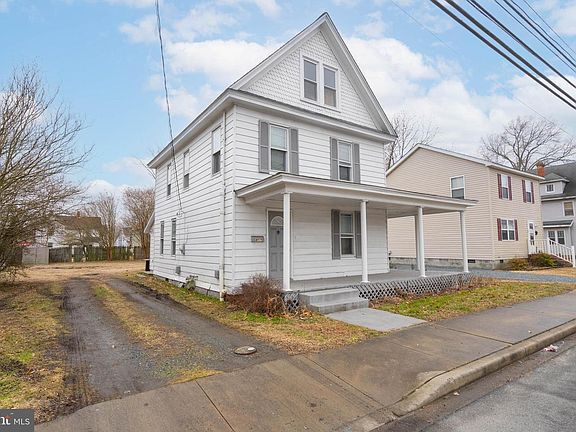 3rd image of 412 E State St