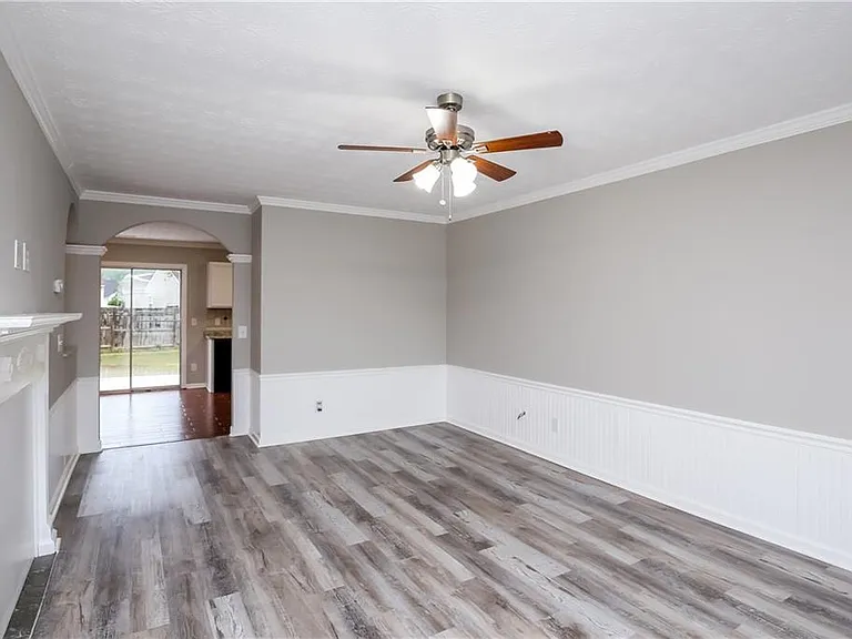 2454 Canary Ct — Photo 4