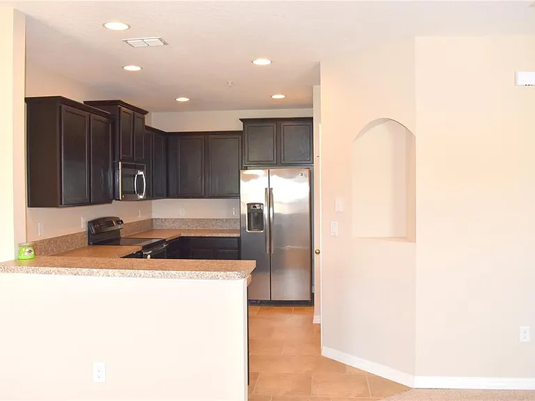 2116 Betsy Ross Ln #2116 — Photo 4