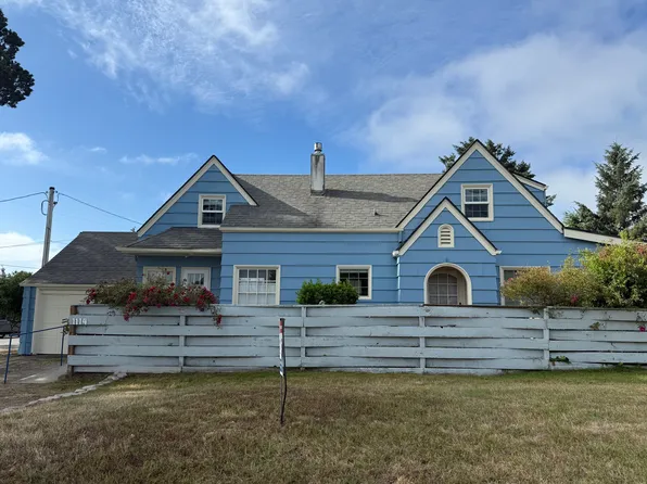 1114 Bay Ave, Ocean Park, WA 98640
