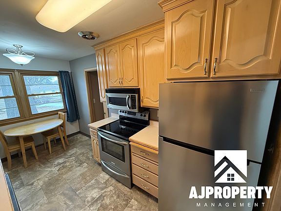 2nd image of 1400 S Riverdale Rd