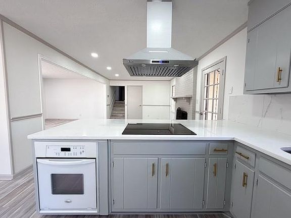 2nd image of 452 Trotters Rdg