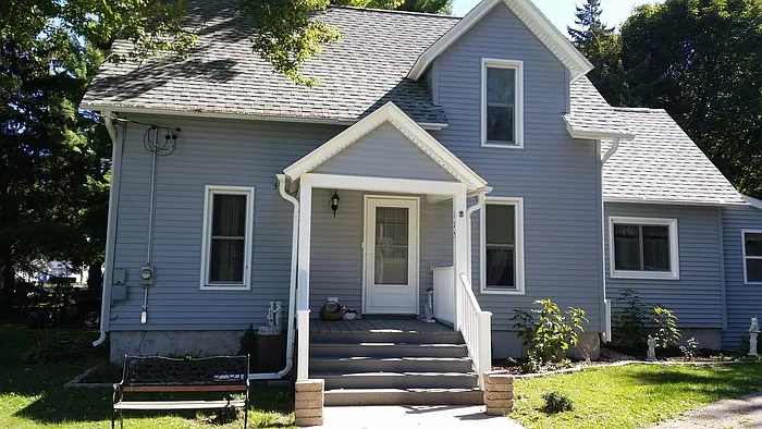 125 Pleasant St — Photo 1
