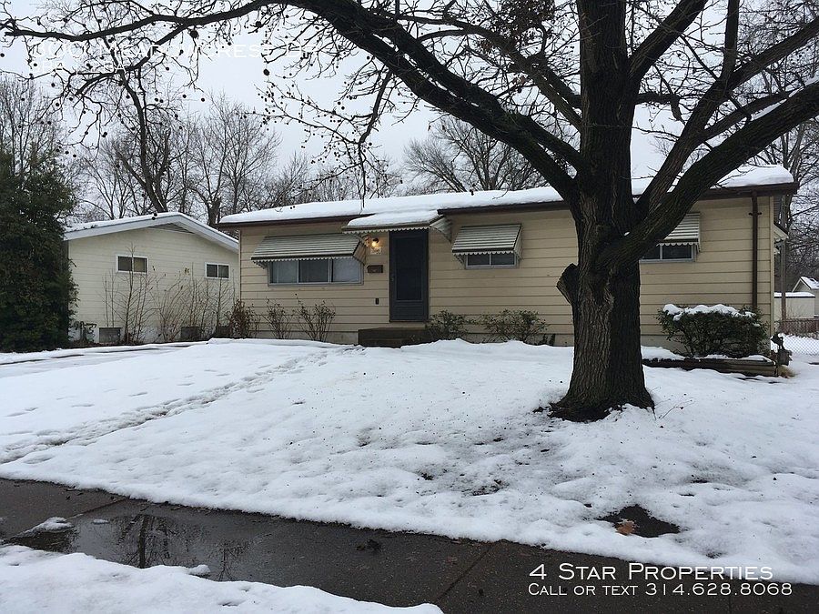 1st image of 300 Meadowcrest Dr