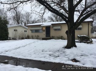 300 Meadowcrest Dr, Saint Louis, MO