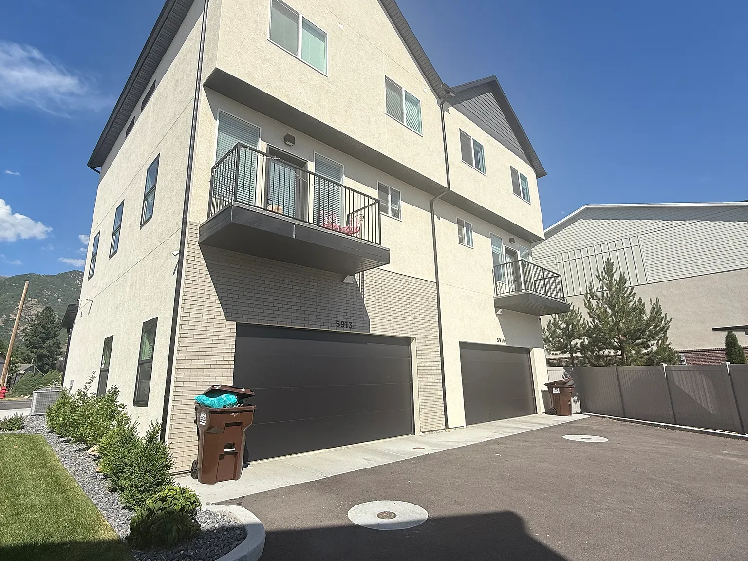 3 bed, 2.5 bath, 1650 sqft, $2,350 — Photo 4