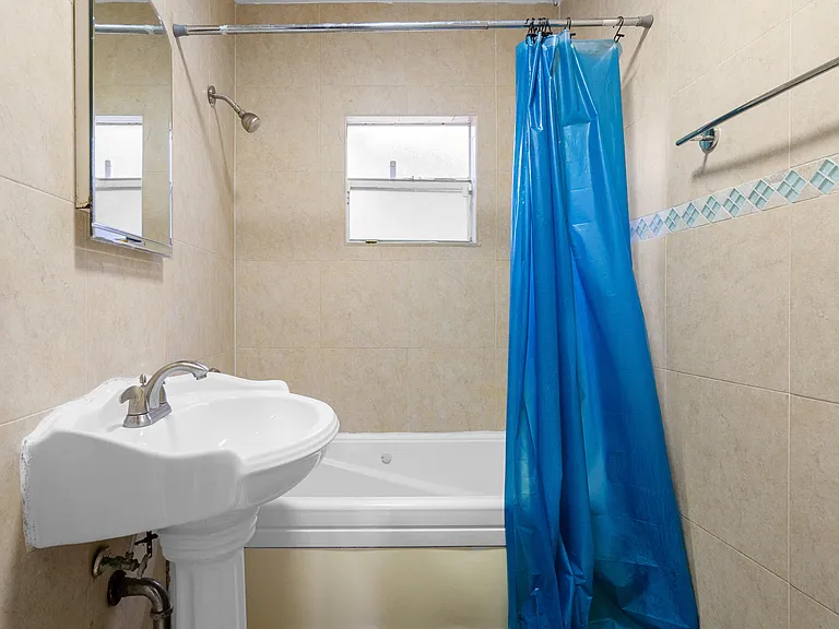 1404 NW 4th Ave — Photo 12