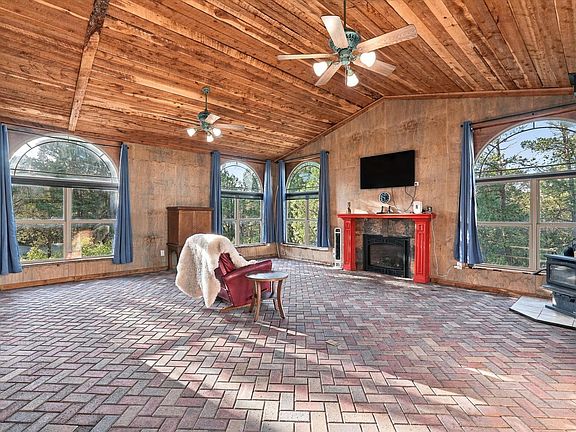 5th image of 24 Easy St