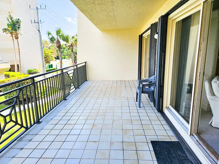 3939 Ocean Dr — Photo 18