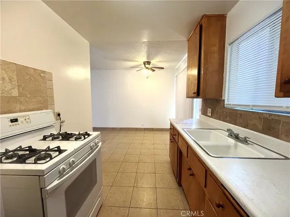 1955 E Devonshire Ave #1, Hemet, CA 92544
