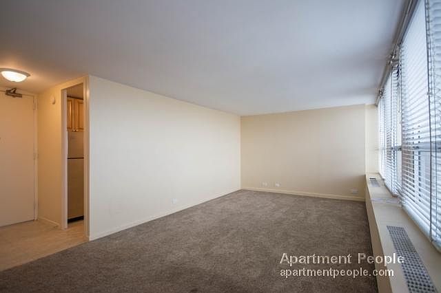 2nd image of 2626 N Lakeview Ave APT 3810