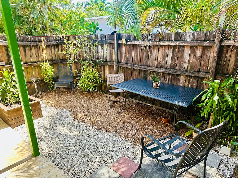 1012 W Las Olas Blvd #3 — Photo 3