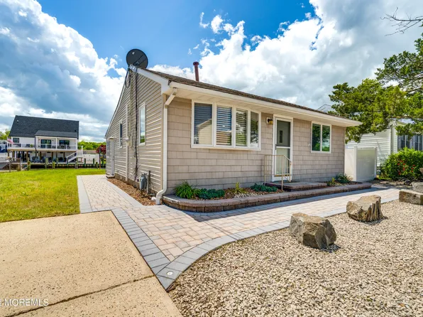 14 Bayview Drive, Waretown, NJ 08758