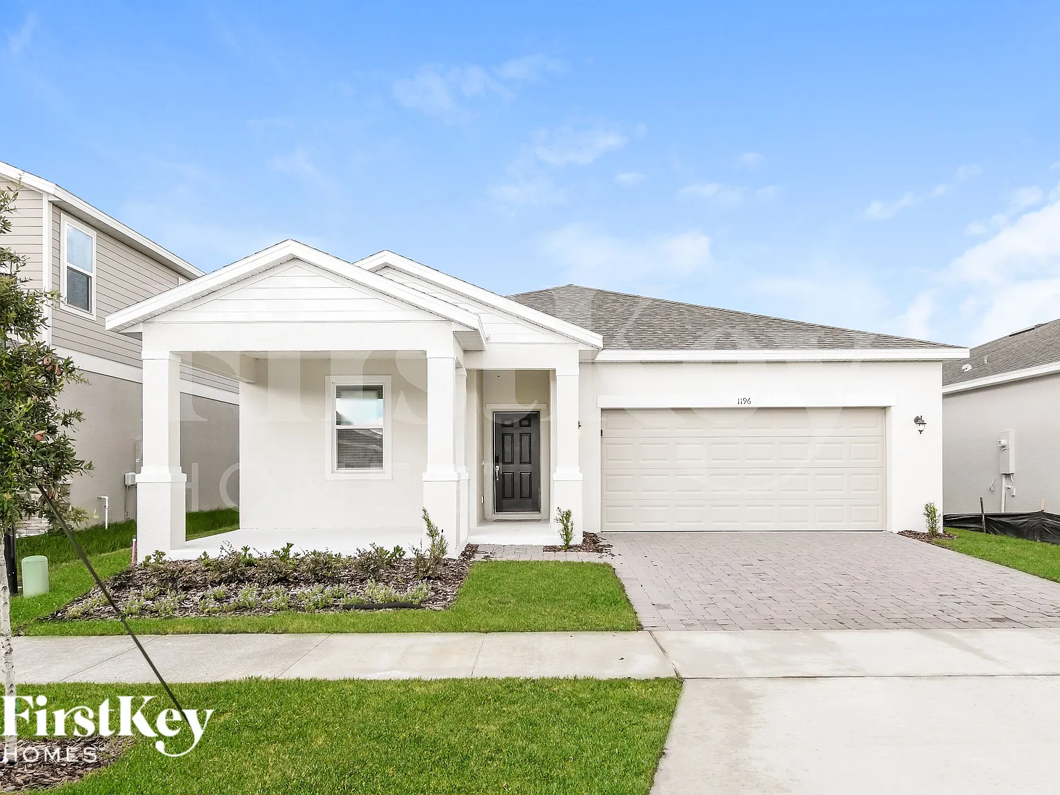 3 bed, 2.0 bath, 1589 sqft, $2,215 — Photo 1