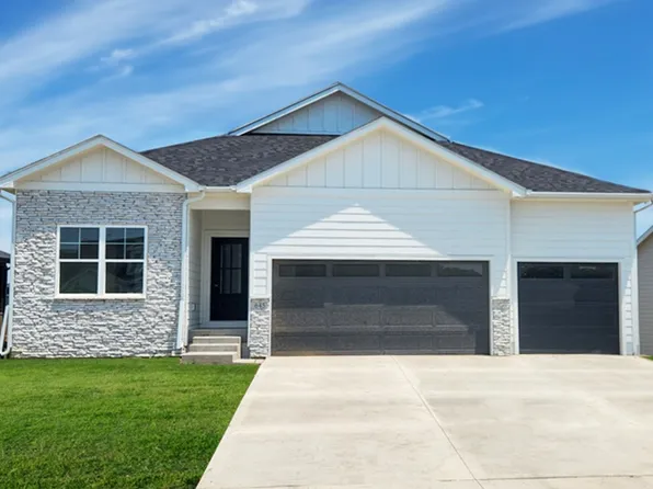 645 NW Concord Ln, Waukee, IA 50263