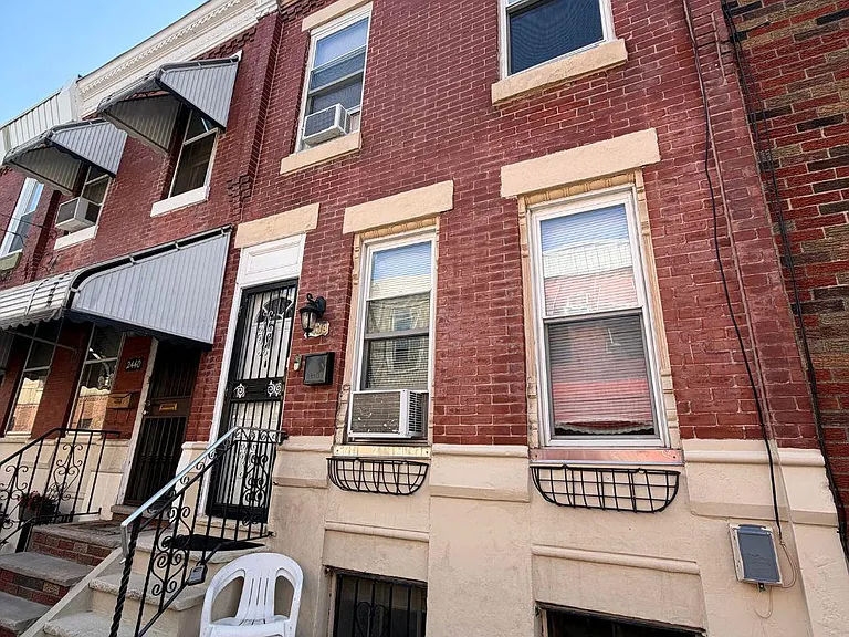 2438 S Bancroft St — Photo 2
