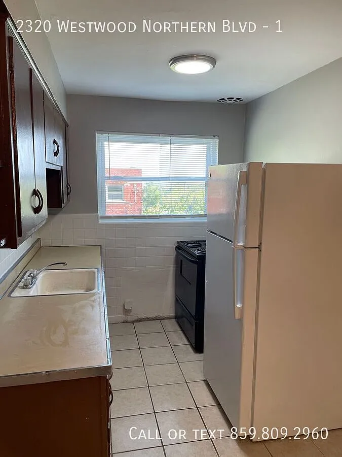 Building Photo - 2320 Westwood Northern Blvd #1