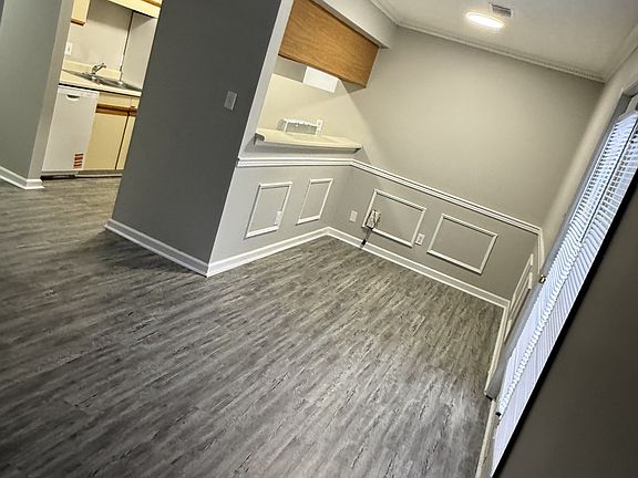 3rd image of 1656 Foxhaven Dr #67