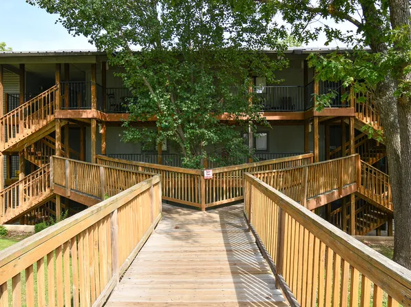 437 Notch Lane Bldg. 16 #8, Branson West, MO 65737