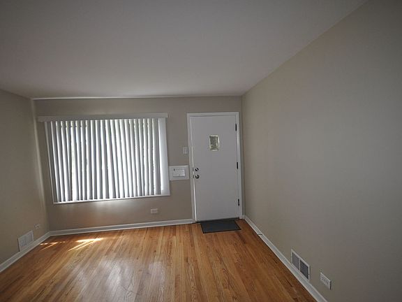 2nd image of 5612 S Neenah Ave
