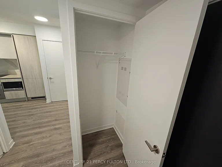180 Front St E #906 — Photo 15