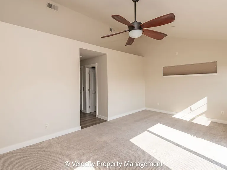600 SW Otter Way — Photo 25
