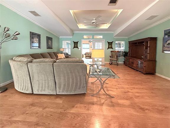 5th image of 194 S Port Royal Ln