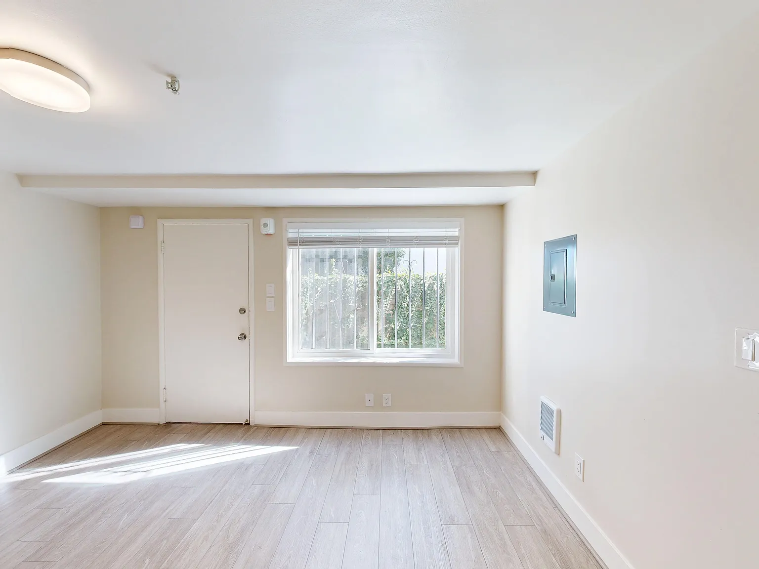 50 Joice Street — Photo 3
