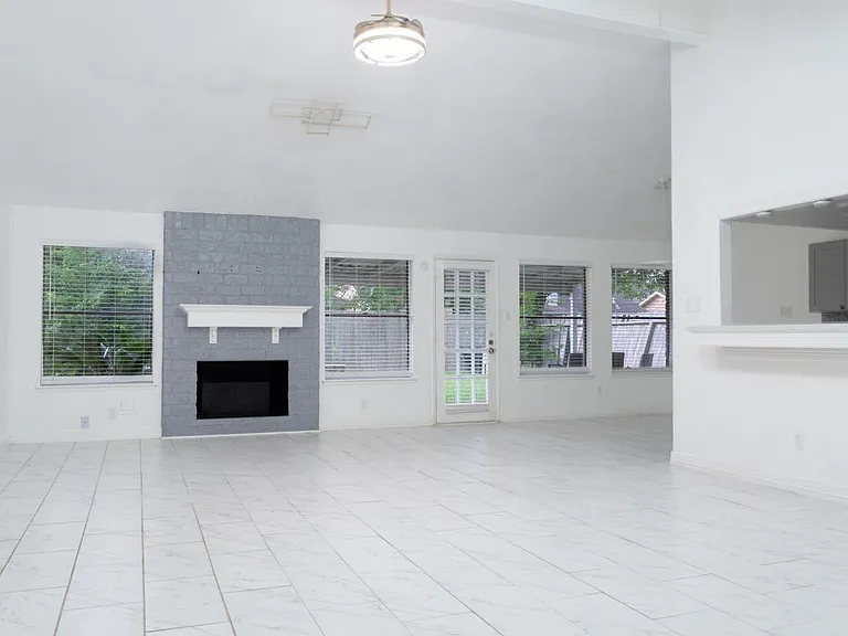 3030 Shawnee Dr — Photo 6