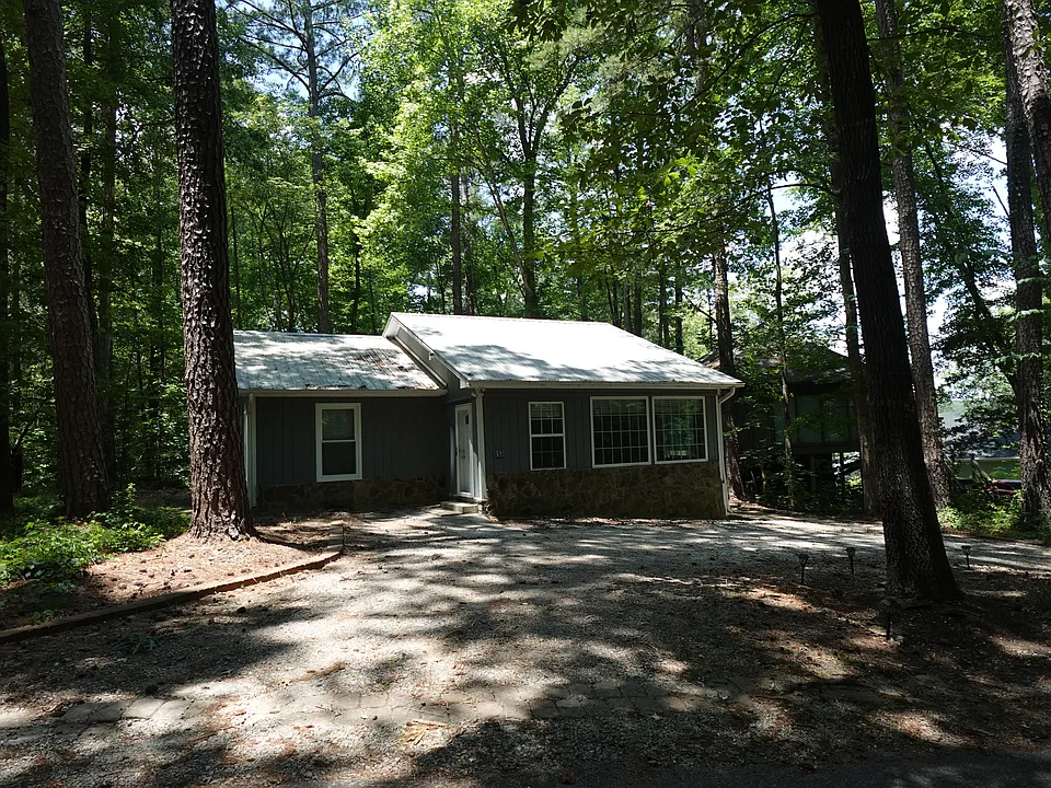 853 Eagles Nest Dr