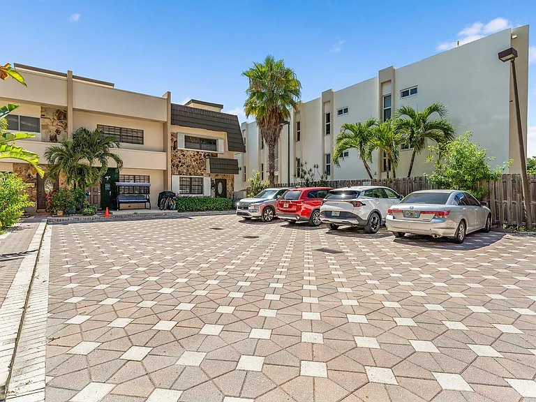 8956 Collins Ave #4 — Photo 6