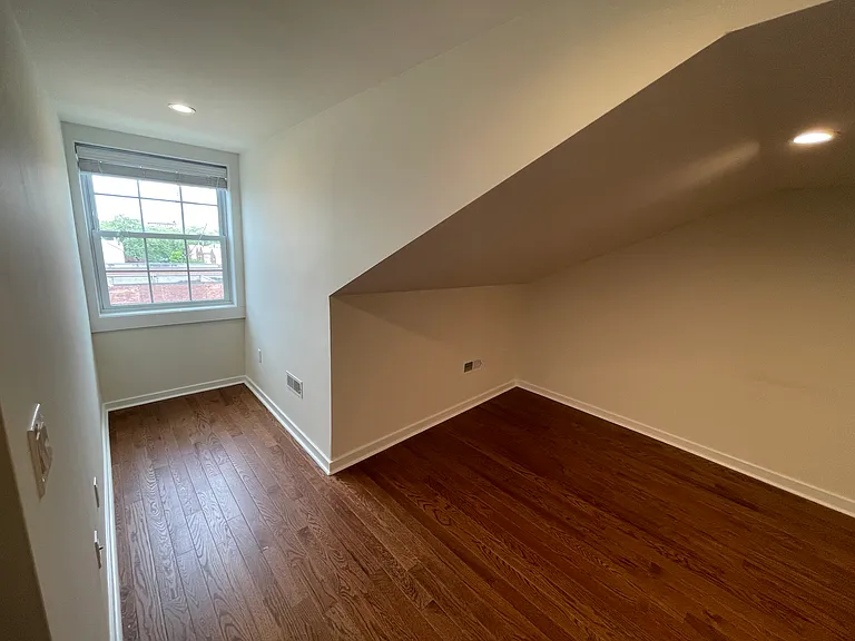 507 S 9th St #302 — Photo 12