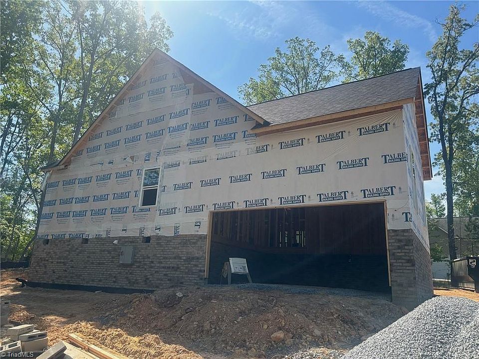 2nd image of 318 Trollinger Rd