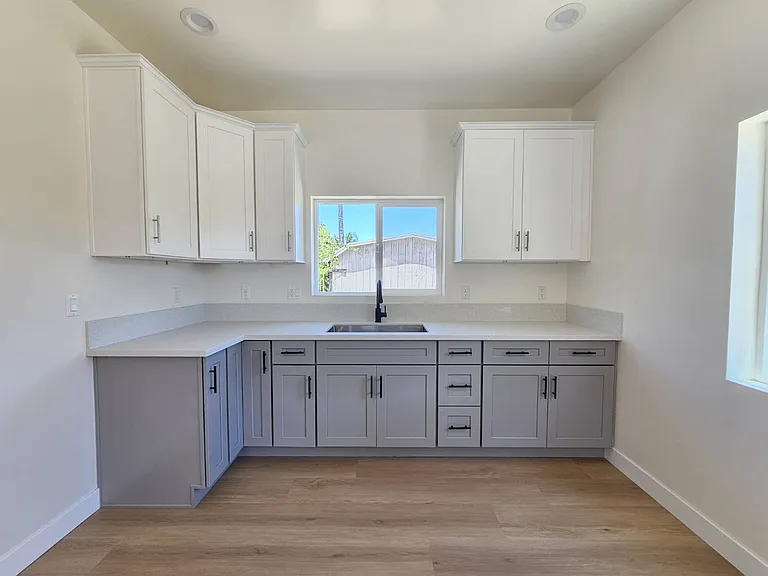 11821 Pipeline Ave #2 — Photo 6