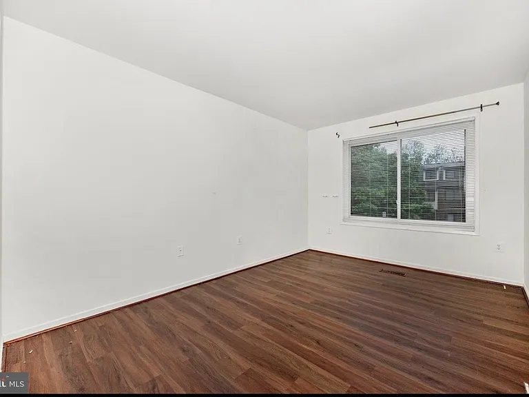9913 Forest View Pl — Photo 10