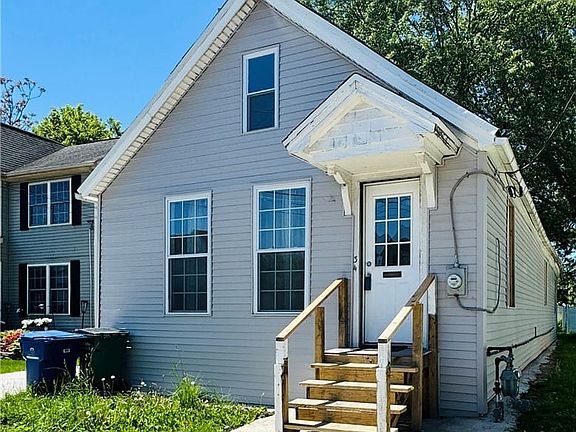 3rd image of 34 Camp St