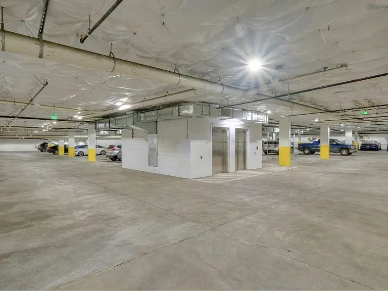 Orchard Crossing | Parking Garage