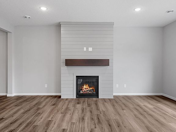 5th image of 22384 Denmark Ct