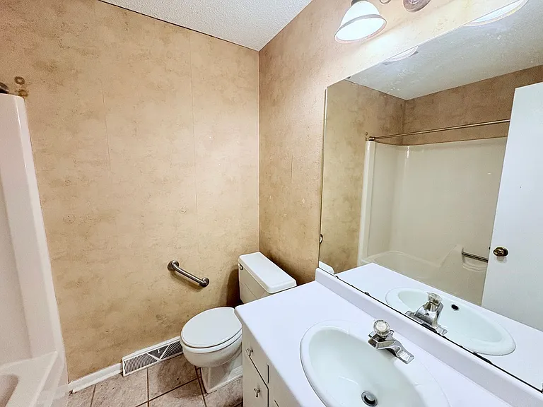 101 Knight Cir — Photo 13