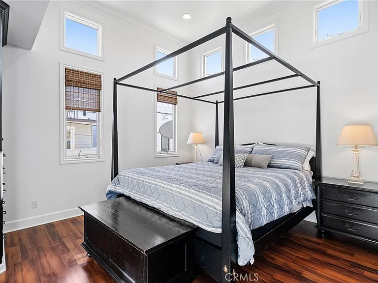426 1/2 Narcissus Ave #1/2 — Photo 12