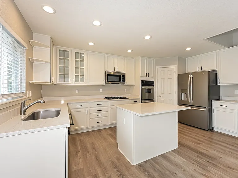 2956 Iron Springs Pl — Photo 8