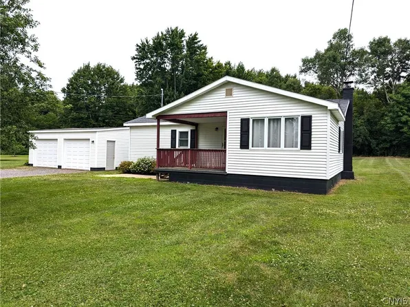 1113 Smith Ridge Rd, Bridgeport, NY 13030