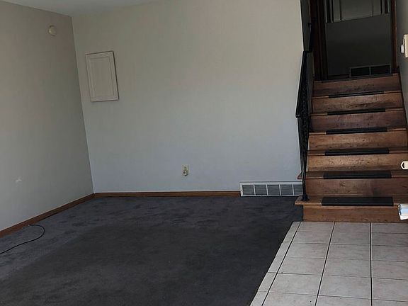 4th image of 4721 Carey St