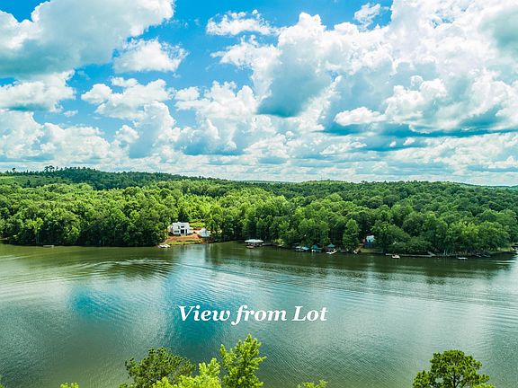 3rd image of Lakeview Dr