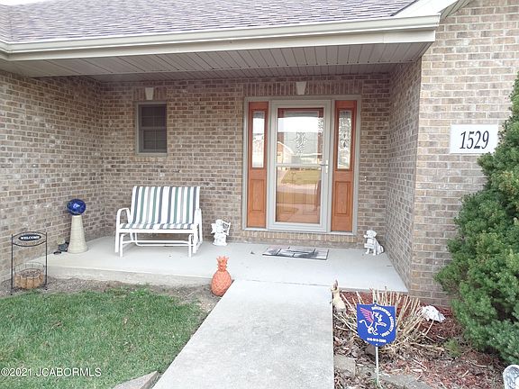 2nd image of 1529 Dry Creek Ct