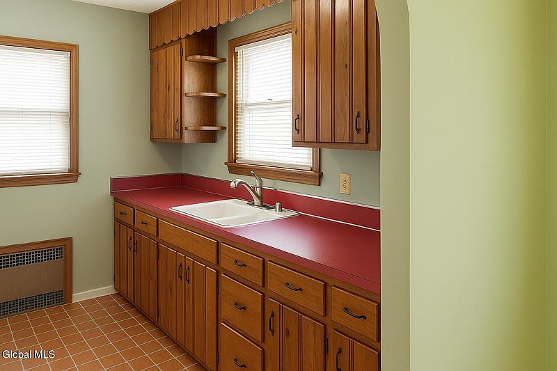 4th image of 1016 Mann Avenue