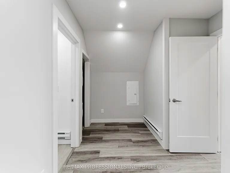 759 Barton St E #UPPER — Photo 10